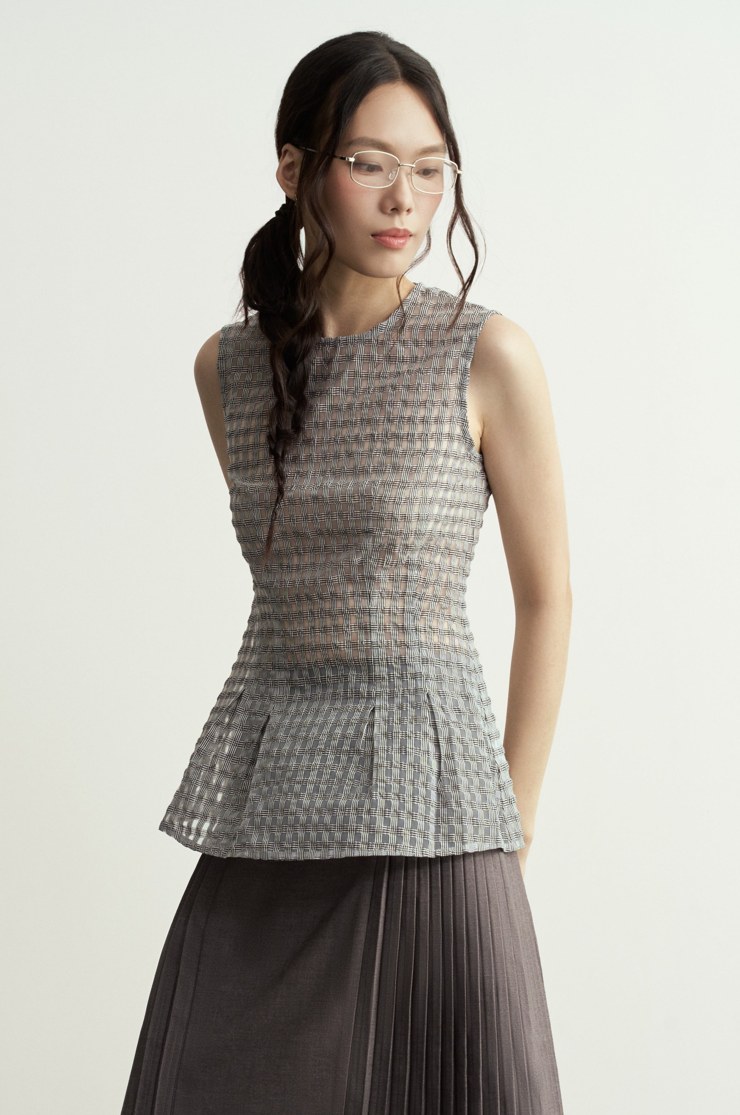 Sleeveless Semi-Sheer Grey Check Fitted Top/無袖半透修腰格子灰色背心