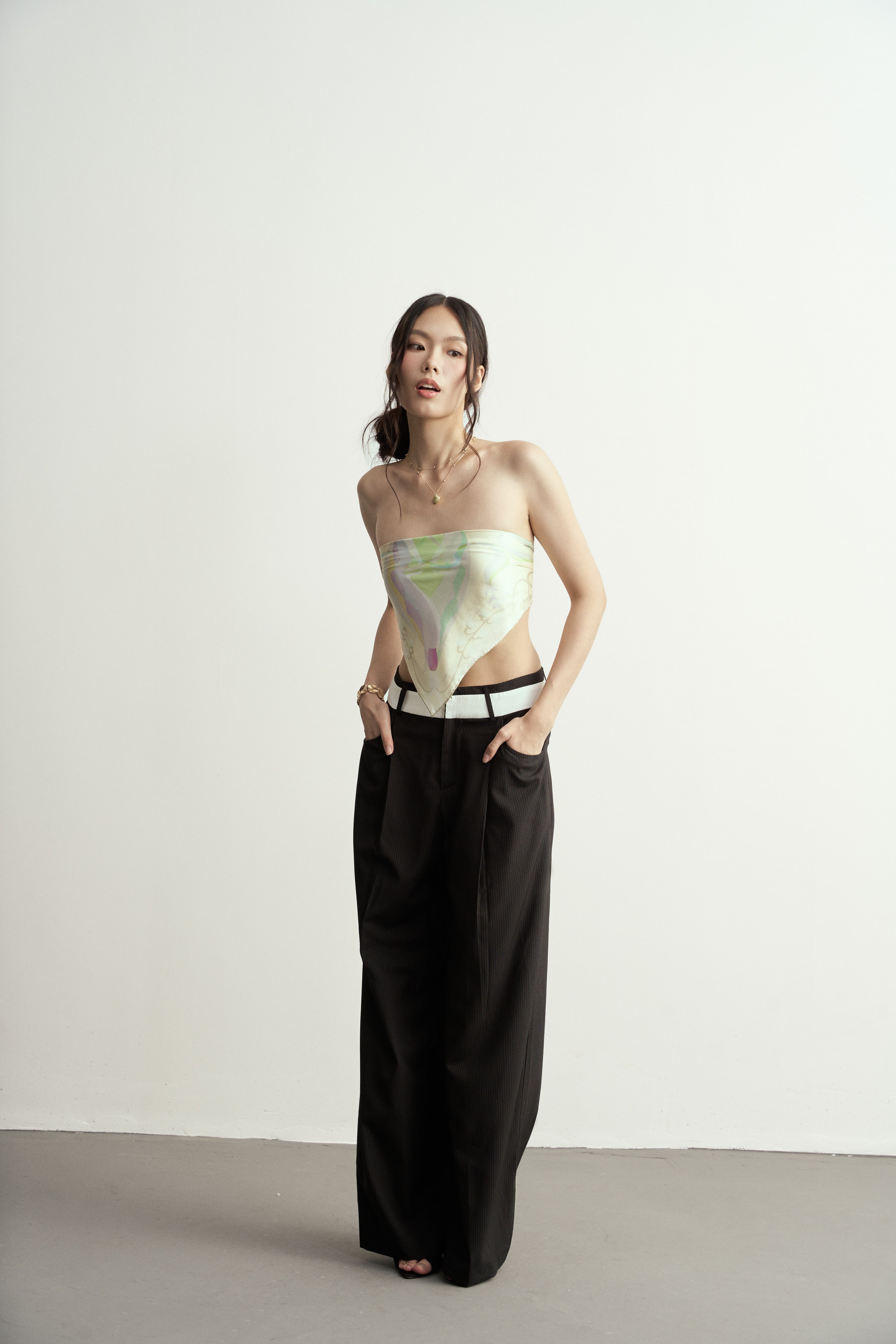 Black and White Striped Wide-Leg Trousers/黑白拼色間條直筒闊腳西裝褲￼