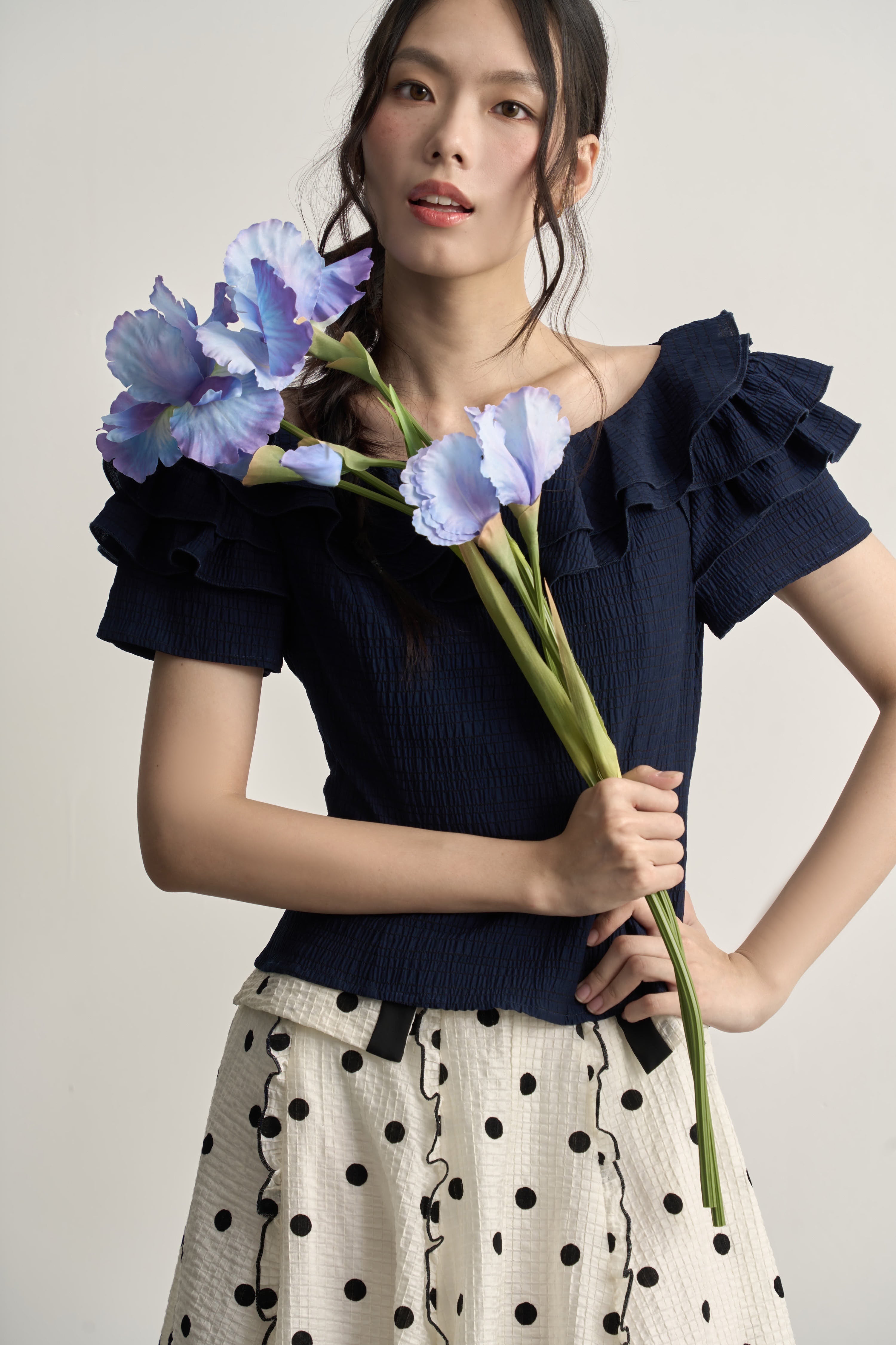 Dark Blue Off-Shoulder Ruffles Top/深藍荷葉邊一字肩短袖短上衣